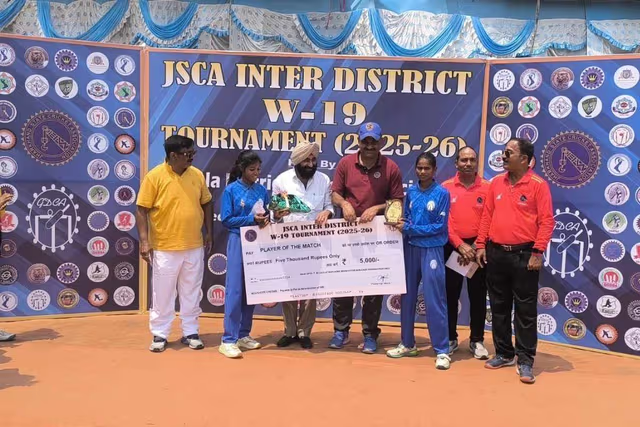 गुमला के शहीद तेलंगा खड़िया स्टेडियम में अंडर-19 महिला क्रिकेट का जलवा: गुमला ने खूंटी को हराया, सिमडेगा की पलामू पर 203 रनों से बड़ी जीत