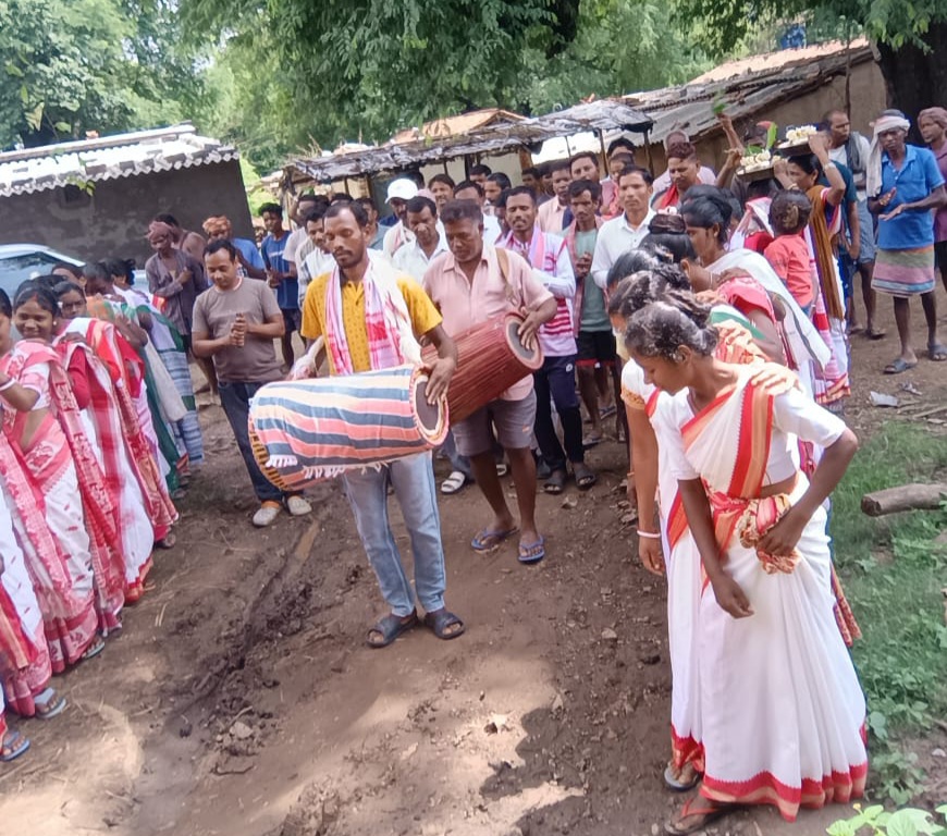 बड़ाचांपी गांव को मिला नया ग्राम प्रधान, सर्वसम्मति से रत्नु पाहन चुने गए