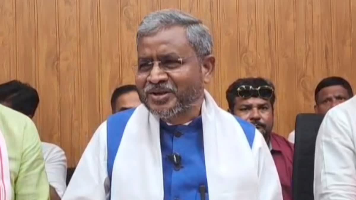 झारखंड की कानून व्यवस्था पर बाबूलाल मरांडी का हमला, बोले- ‘मुख्यमंत्री की सुरक्षा में तैनात एएसआई चला रहे पूरा सिस्टम’