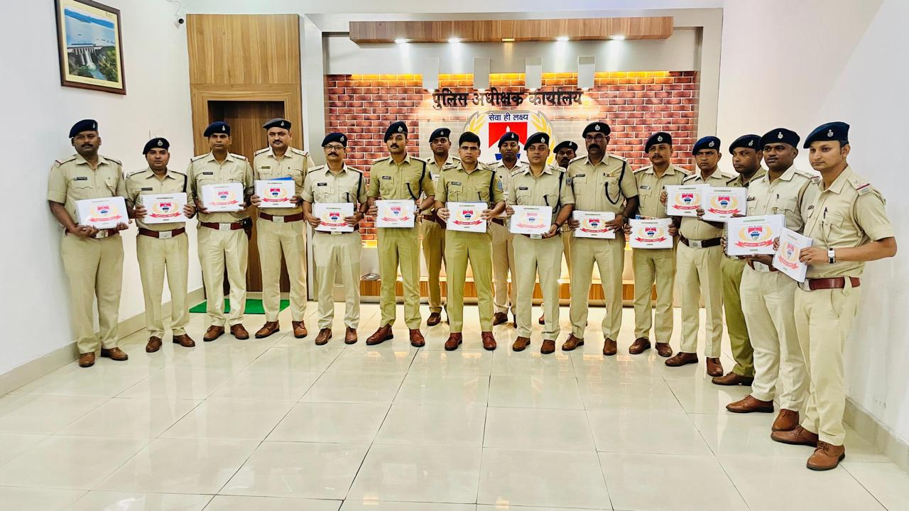 रामगढ़ पुलिस का डिजिटल वार: 1971 अपराधियों की प्रोफाइल तैयार, निगरानी के लिए बनी विशेष विंग
