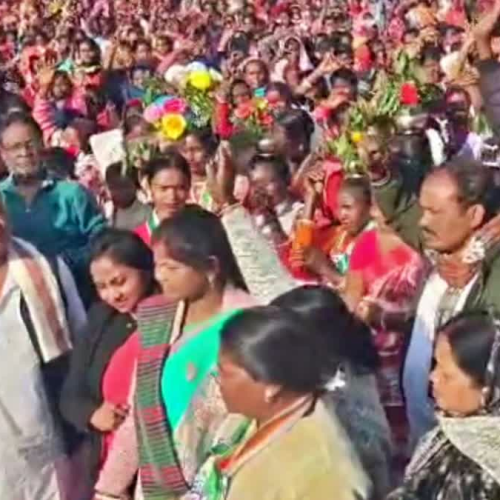इरफान अंसारी के आवास पर शगुन सोहराय मिलन समारोह, आदिवासी समुदाय के साथ झूमे मंत्री