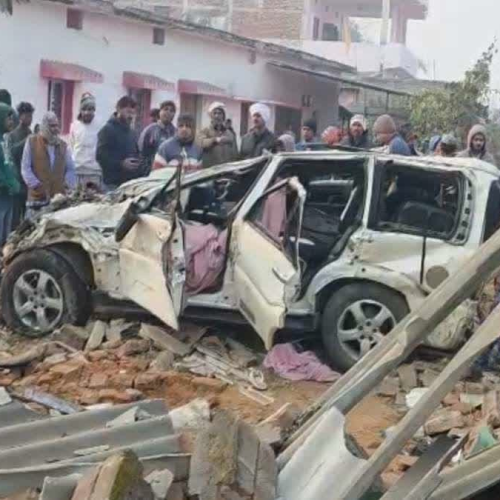 गढ़वा में ट्रक–स्कॉर्पियो की भीषण टक्कर, घर में घुसी गाड़ी; चार की मौके पर मौत