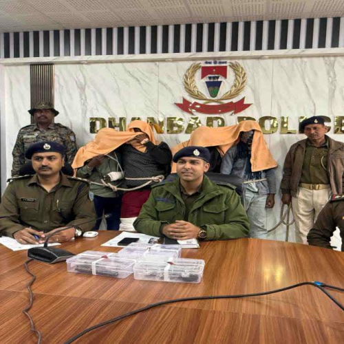 धनबाद पुलिस ने चार कुख्यात अपराधियों को धर-दबोचा, बड़ी वारदात को अंजाम देने की थी फिराक