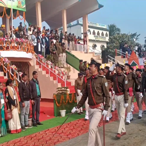 झारखंड में धूमधाम से मनाया गया गणतंत्र दिवस, जानिए किसने कहां फहराया राष्ट्रीय ध्वज