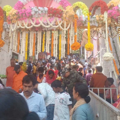 महाशिवरात्रि पर शिवमय हुई राजधानी, पहाड़ी मंदिर में उमड़ा आस्था का सैलाब