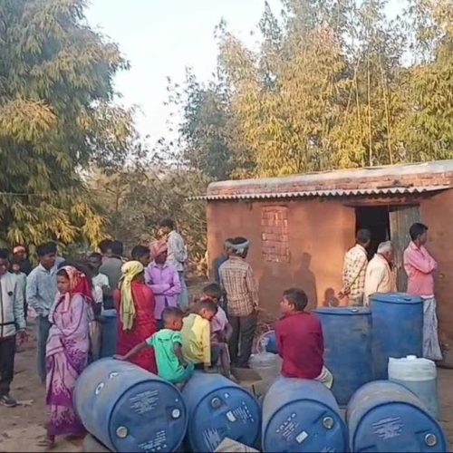 बोकारो में युवक का संदिग्ध शव, पास में मिली नकली शराब फैक्ट्री की सामग्री
