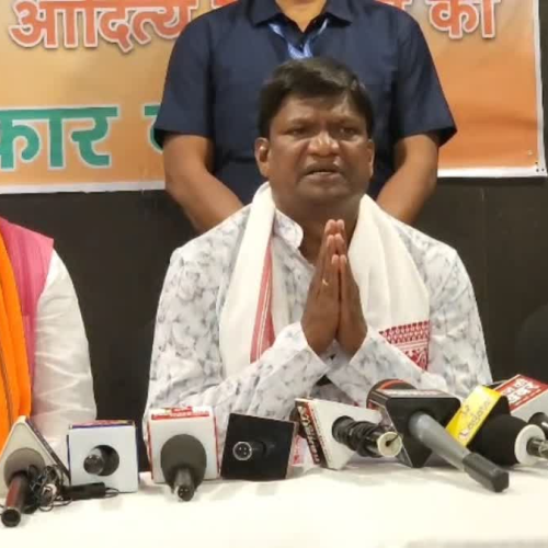धनबाद नगर निगम चुनाव में बयानबाजी तेज: सांसद ढुल्लू महतो का मेयर प्रत्याशी संजीव सिंह पर तंज