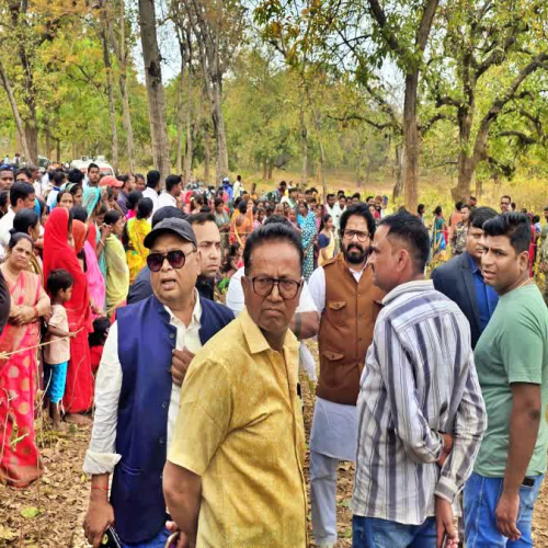 गिरिडीह: पूर्व जिला परिषद अध्यक्ष राकेश महतो की हत्या, खांखी जंगल में मिली अधजली लाश; सड़क जाम, त्वरित गिरफ्तारी की मांग