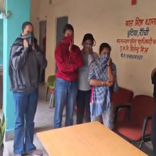 रांची में देह व्यापार रैकेट पर पुलिस की बड़ी कार्रवाई, लालपुर-चुटिया समेत कई इलाकों में छापेमारी, 8 गिरफ्तार