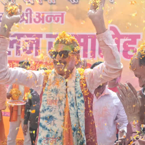 ‘नमो श्री अन्न होली’ थीम पर संजय सेठ ने समर्थकों संग खेली होली, ईटीवी भारत की सराहना की
