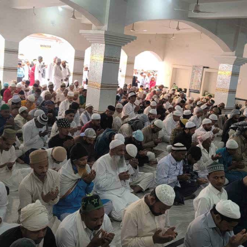 देवघर में ईद की रौनक: जामा मस्जिद में अकीदत के साथ नमाज, देश में अमन-शांति की मांगी दुआ
