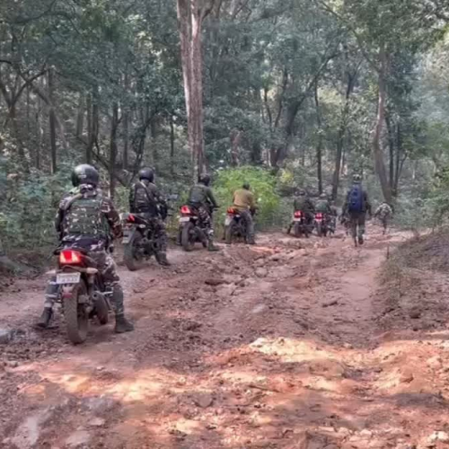 नक्सलियों पर अंतिम शिकंजा, झारखंड-छत्तीसगढ़ सीमा तक सुरक्षा बलों का बड़ा अभियान, सरेंडर ही बचा आखिरी रास्ता