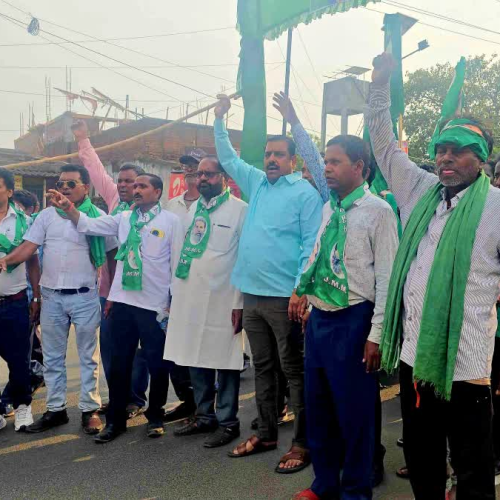 गिरिडीह में झामुमो का 53वां स्थापना दिवस समारोह: कार्यकर्ताओं और समर्थकों की भारी भीड़, विकास और वृहद झारखंड की मांग पर जोर
