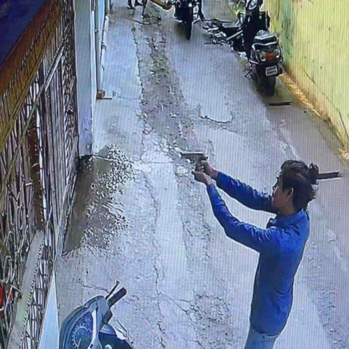सरायकेला में BJP नेता के घर फायरिंग, अपराधियों का दुस्साहस और प्रशासन पर उठे सवाल