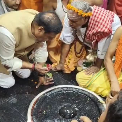 असम चुनाव से पहले देवघर में आस्था का संगम: सीएम हिमंता बिस्वा सरमा ने बाबा बैद्यनाथ धाम में टेका माथा, जीत का मांगा आशीर्वाद