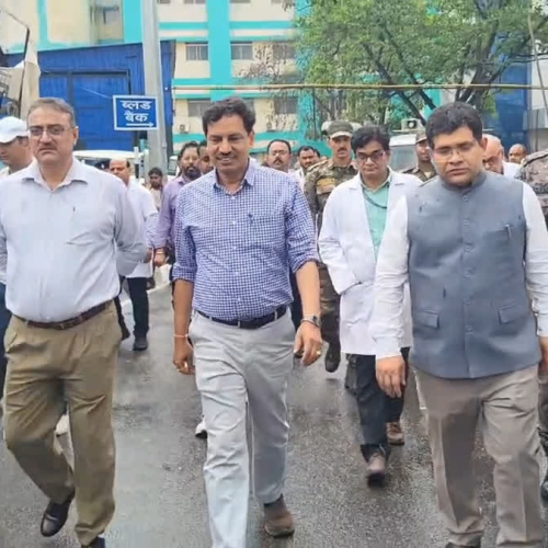 हजारीबाग में स्वास्थ्य सुविधाओं का जायजा: 237 नई एंबुलेंस का टेंडर जारी, दिसंबर में 500 बेड का अस्पताल चालू होगा