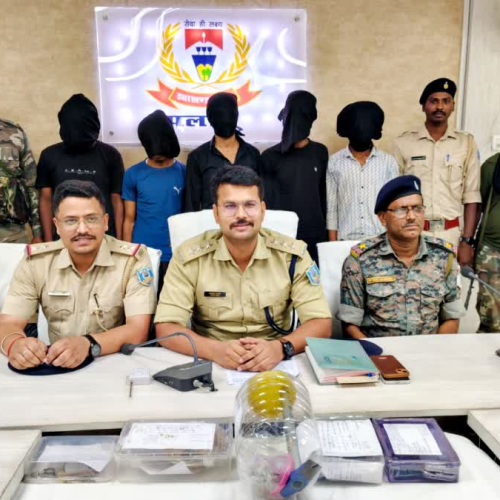 हथौड़ा गैंग का भंडाफोड़: पलामू पुलिस ने पांच शातिर चोरों को दबोचा, ज्वेलरी कारोबारी भी गिरफ्तार