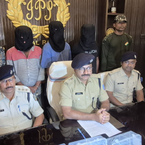 बिहार से रांची तक फैला अवैध हथियार तस्करी का नेटवर्क: 35 हजार में पिस्टल सप्लाई करने वाले गिरोह के तीन सदस्य गिरफ्तार