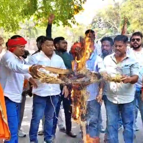 महिला आरक्षण बिल पर धनबाद में सियासी घमासान: बीजेपी का विरोध प्रदर्शन, इंडी गठबंधन पर भ्रम फैलाने का आरोप