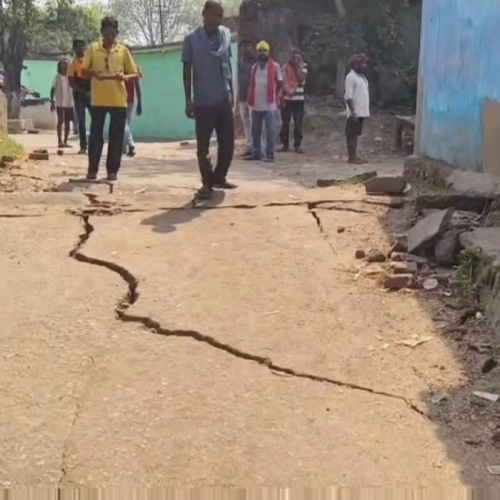 धनबाद के टंडाबाड़ी में फिर भू-धंसान से दहशत: कई घायल, गुस्साए ग्रामीणों ने NH-32 जाम कर प्रशासन पर लगाए लापरवाही के आरोप