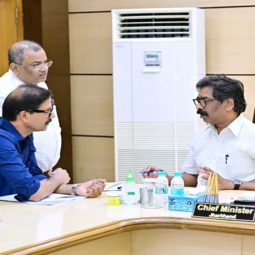रांची में ट्रैफिक सुधार को लेकर मुख्यमंत्री Hemant Soren की सख्ती: कनेक्टिंग फ्लाईओवर परियोजनाओं की समीक्षा, अनावश्यक डिवाइडर कट्स बंद करने के निर्देश