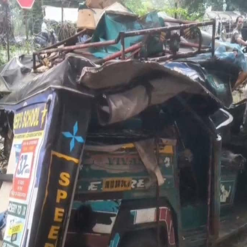 धनबाद में दर्दनाक सड़क हादसा: ऑटो-ट्रेलर की टक्कर में महिला की मौत, एक ही परिवार के 6 लोग घायल