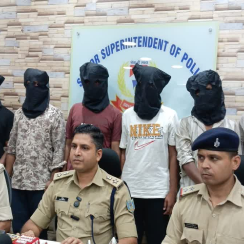 जमशेदपुर में कपड़े की दुकान पर फायरिंग का खुलासा, रंगदारी और दहशत फैलाने के लिए की गई थी वारदात