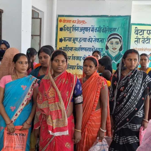 मंईयां सम्मान योजना के सत्यापन में देरी से महिलाओं में नाराजगी, कार्यालयों के चक्कर लगाने को मजबूर लाभुक
