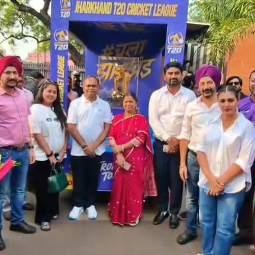 गिरिडीह पहुंची JPL टी-20 ट्रॉफी, रांची टाइटंस ने किया भव्य रोड शो