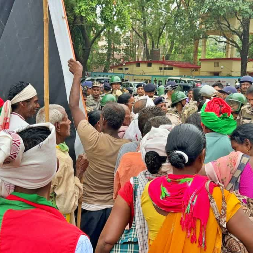 मुख्यमंत्री आवास घेराव से पहले रोके गए झारखंड आंदोलनकारी, मोरहाबादी में प्रदर्शन जारी