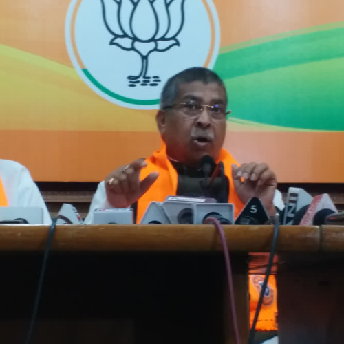 राज्यसभा चुनाव विवाद के बीच गरमाई सियासत, कांग्रेस के प्रदर्शन पर भाजपा का तीखा हमला