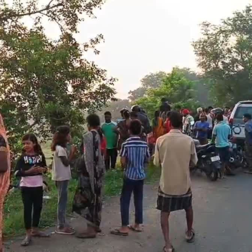 रामगढ़ में सड़क किनारे मिले दो युवकों के शव, पुलिस ने जताई हादसे की आशंका