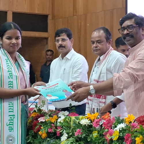 झारखंड स्वास्थ्य विभाग में 262 अभ्यर्थियों को मिला नियुक्ति पत्र, मुख्यमंत्री ने ईमानदारी से सेवा देने का दिया संदेश