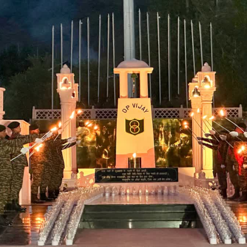 कारगिल विजय दिवस: राष्ट्रपति मुर्मू, पीएम मोदी और राजनाथ सिंह ने वीर शहीदों को दी श्रद्धांजलि