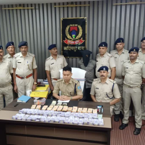 सरायकेला पुलिस की बड़ी कार्रवाई, 7.59 लाख रुपये नकद और ब्राउन शुगर के साथ एक आरोपी गिरफ्तार