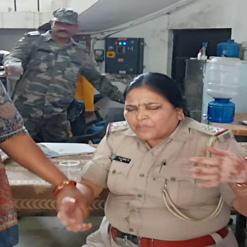 खूंटी में महिला थाना प्रभारी 50 हजार रुपये रिश्वत लेते गिरफ्तार, केस से नाम हटाने के लिए मांगे थे 4.5 लाख