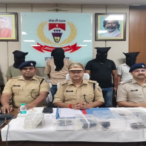 हजारीबाग में प्रिंस खान गैंग पर पुलिस का बड़ा एक्शन, पांच गुर्गे हथियारों के साथ गिरफ्तार