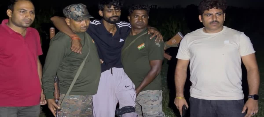 हजारीबाग में प्रिंस खान गैंग से जुड़े आरोपी से मुठभेड़, पैर में लगी गोली; हथियार और देसी बम बरामद