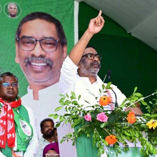 ‘BJP एक क्या दो दर्जन मुख्यमंत्री लाए, उनपर मैं अकेला ही भारी’ — घाटशिला में गरजे हेमंत सोरेन