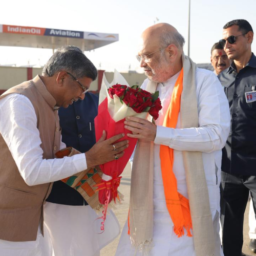 रांची एयरपोर्ट पर केंद्रीय गृह मंत्री अमित शाह का भव्य स्वागत, झारखंड भाजपा नेताओं से हुई मुलाकात