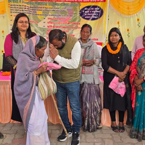 डहकेला पंचायत भवन में ‘सरकार आपके द्वार’ कार्यक्रम सम्पन्न, मुख्य अतिथि के रूप में पहुंचे तोरपा विधायक सुदीप गुड़िया