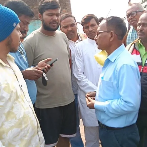 Dhanbad Gas Leak: मस्जिद मोहल्ला में चूना छिड़काव का विरोध, BCCL के खिलाफ उभरा आक्रोश