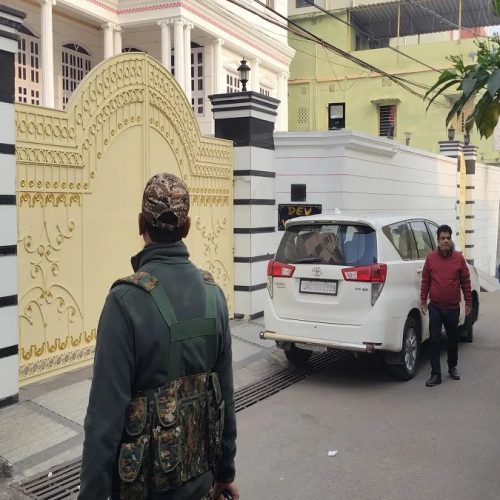 ED Raid In Dhanbad: कोयले के अवैध कारोबार और मनी लॉन्ड्रिंग जांच के तहत देव प्रभा कंपनी व ठेकेदार एल.बी. सिंह के 18 ठिकानों पर छापेमारी, कई दस्तावेज़ जब्त
