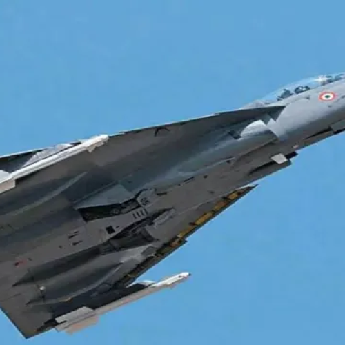 जमशेदपुर के आसमान में गूंजे फाइटर जेट, लोगों में कौतूहल; कलाईकुंडा एयरबेस की सामरिक प्रशिक्षण उड़ान बनी वजह