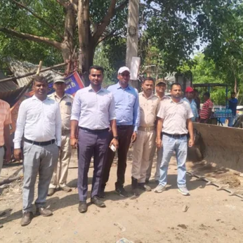 हजारीबाग टैक्सी स्टैंड पर निगम का एक्शन, अवैध कब्जों पर चला बुलडोजर