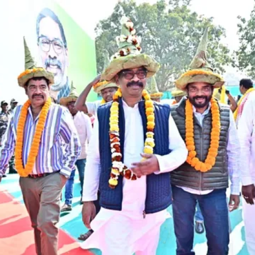 “हमारी सरकार रांची हेडक्वार्टर से नहीं, गांव से चलती है…” — पश्चिमी सिंहभूम में बोले सीएम हेमंत सोरेन