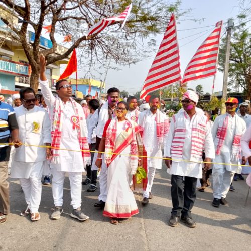 कर्रा में प्रखंड स्तरीय सरहुल मिलन समारोह सह सरहुल महोत्सव का आयोजन।