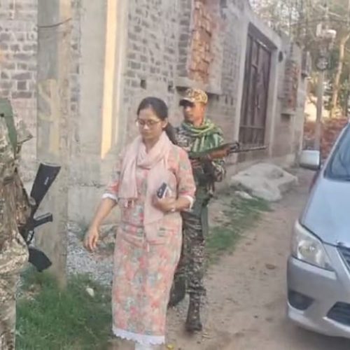 आयुष्मान घोटाले में बड़ी कार्रवाई: गुमला में स्वास्थ्य विभाग के कर्मचारी दयाशंकर चौधरी के घर ईडी की छापेमारी।
