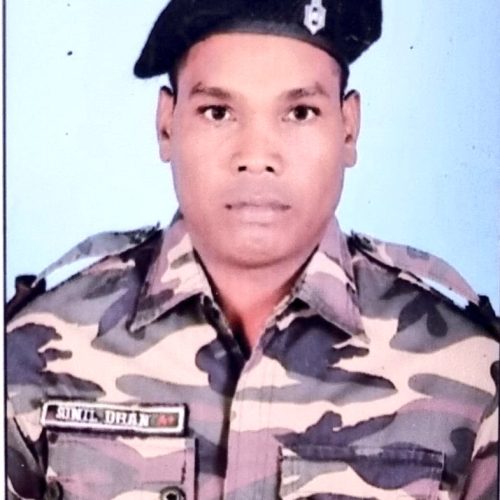सारंडा के जंगल में पुलिस और नक्सलियों में मुठभेड़, एक जवान शहीद। एक घायल का चल रहा ईलाज।
