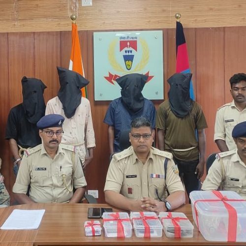 लेवी वसूलने पहुंचे चार उग्रवादी दबोचे गए।